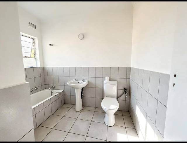 4 BEDROOM HOUSE FOR SALE IN VAN RIEBEECK PARK